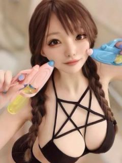 皐月えま