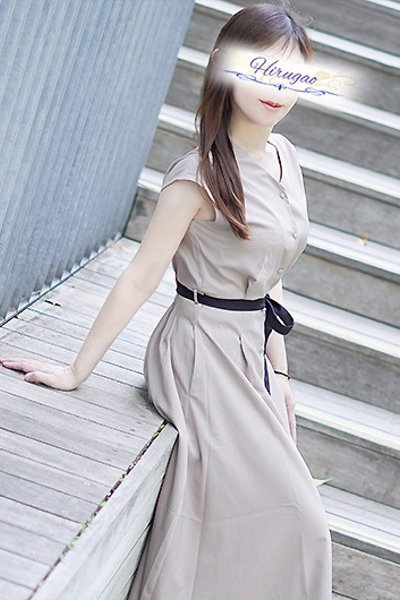 由奈