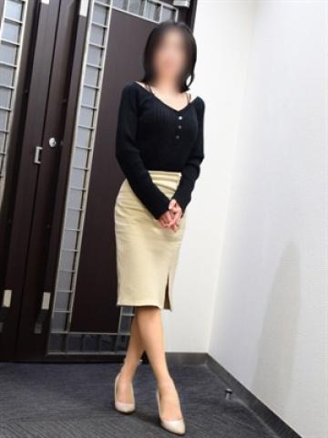 真希子
